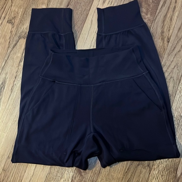 Lululemon Align Jogger Crop - Picture 2 of 5